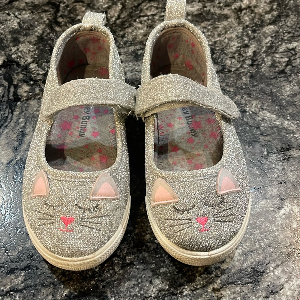 ⭐️Kitty honey bunny shoes size 10